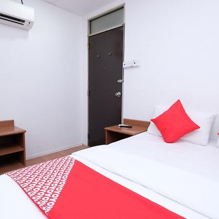 Oyo 715 Mr J Hotel Kota Bharu Exterior foto